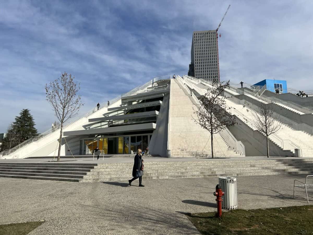 Pyramida