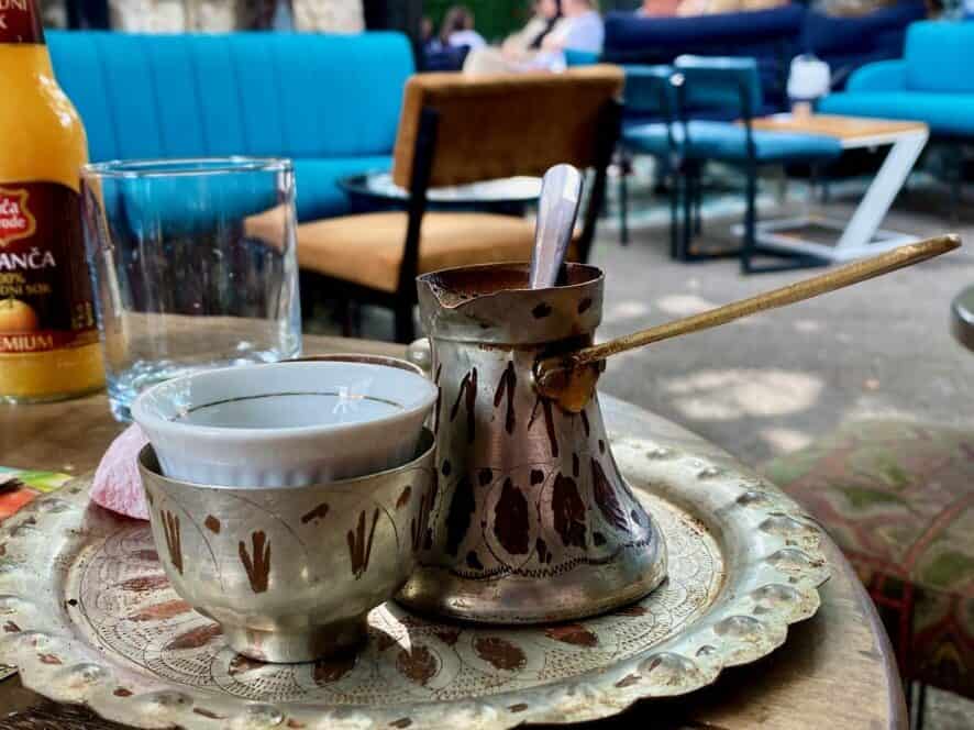 kafe v dzezve v albanii
