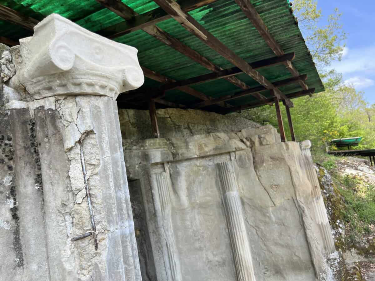 Hrobky Selcë e Poshtmë