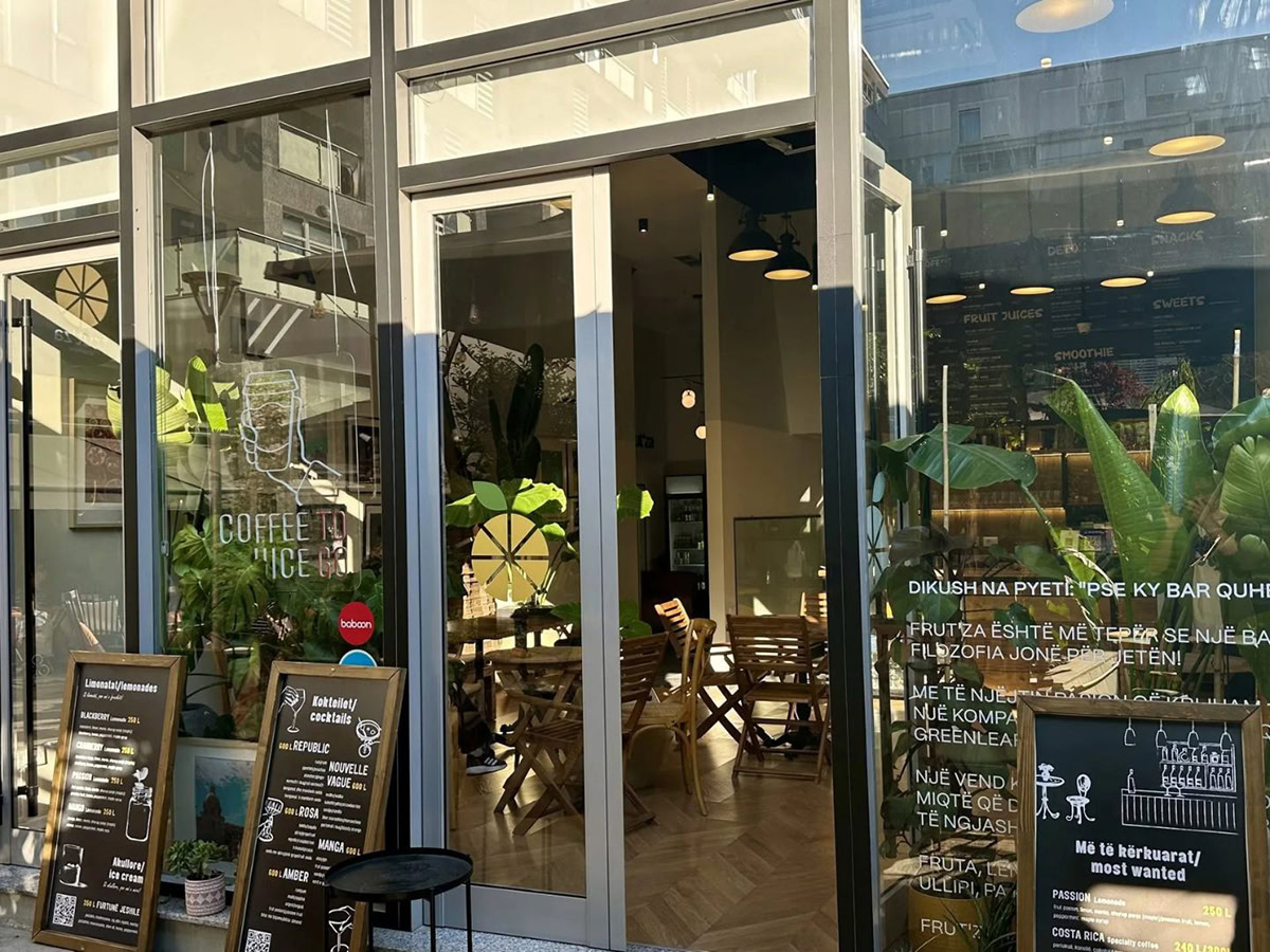 Frut’za | Komuna - Specialty Coffee & All Day Brunch