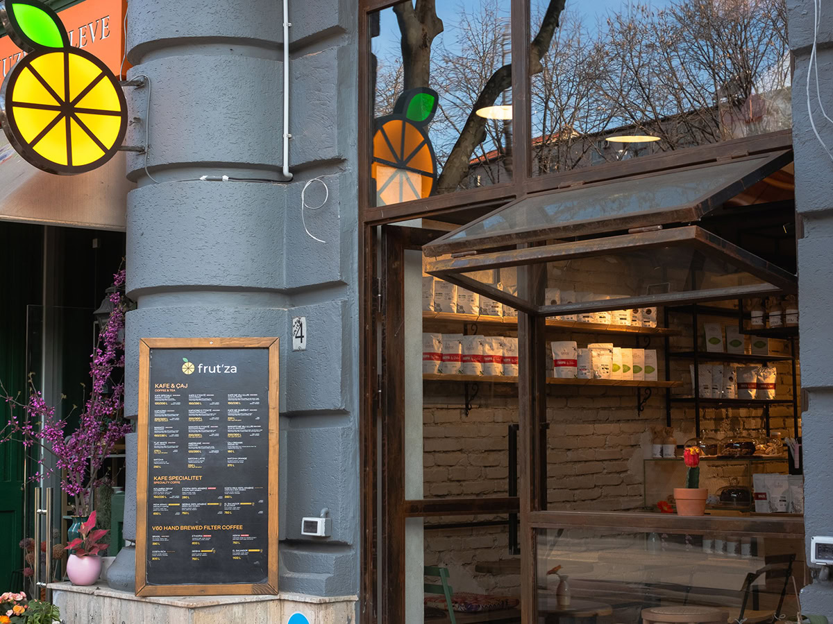 Frut’za | Komuna - Specialty Coffee & All Day Brunch